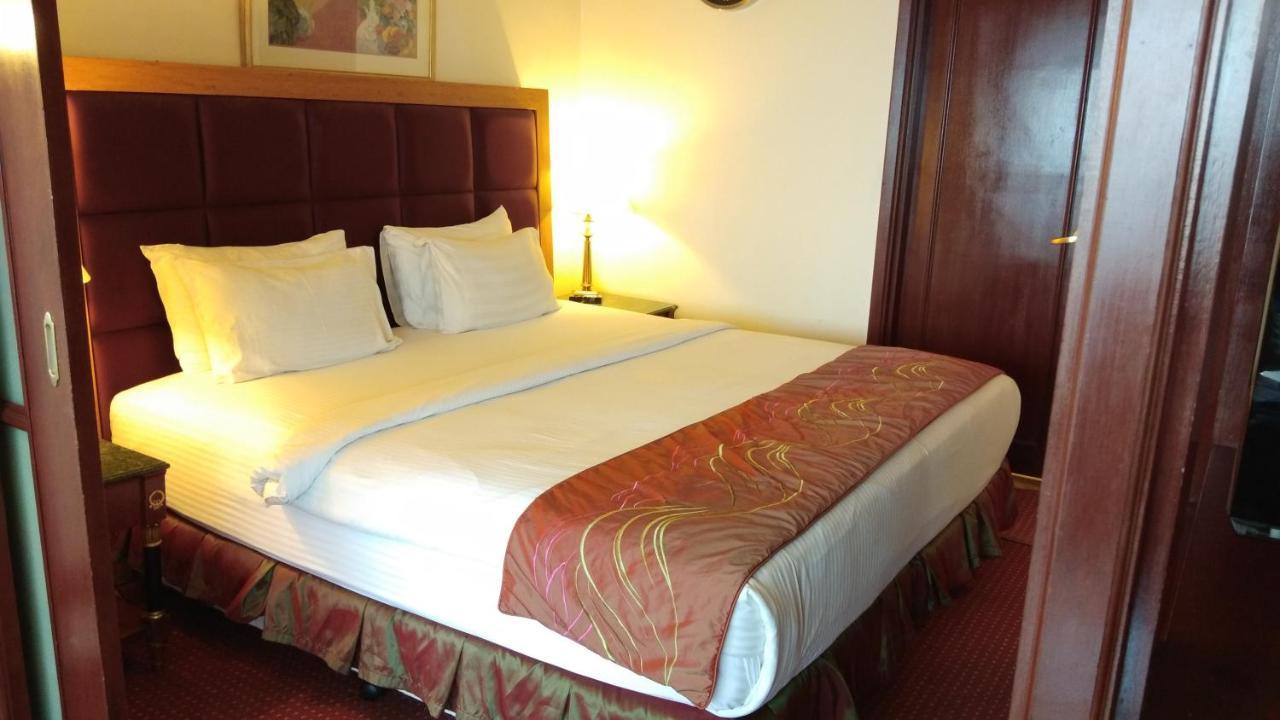 Times Square Service At Hotel